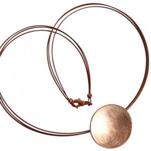 GEMSHINE Damenhalskette in hochwertiger Mattverarbeitung, 925 Silber rose vergoldet. Runder Designer Anhänger mit Kette. Made in Madrid / Spanien. Im eleganten Schmucketui mit Geschenkverpackung