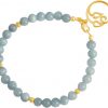 GEMSHINE Damenarmband aus hochwertig vergoldetem 925 Silber mit YOGA Lotusblume und Aquamarinen hervorragender Qualität. Made in Madrid / Spanien. Im eleganten Schmucketui mit Geschenkverpackung.