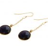 GEMSHINE Damenohrringe aus hochwertig vergoldetem 925 Silber. 3,5 cm Yoga Ohrhänger mit Amethysten hervorragender Qualität. Made in Madrid / Spanien. Im eleganten Schmucketui mit Geschenkverpackung – Bild 3