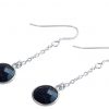 GEMSHINE Damenohrringe aus 925 Silber. 3,5 cm Yoga Ohrhänger mit blauen Saphiren hervorragender Qualität und Farbe. Made in Madrid / Spanien. Im eleganten Schmucketui mit Geschenkverpackung geliefert. – Bild 5